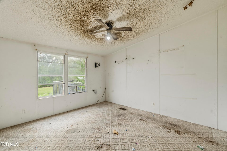 Photo #31: 815 Flatwoods Road