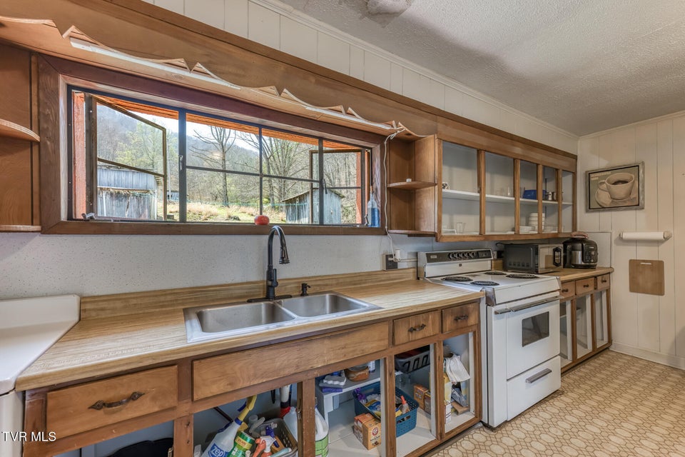 Photo #25: 119 & 111 Hughes Hollow 