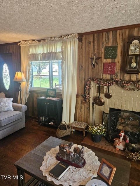 Photo #11: 150 Tyrone Street