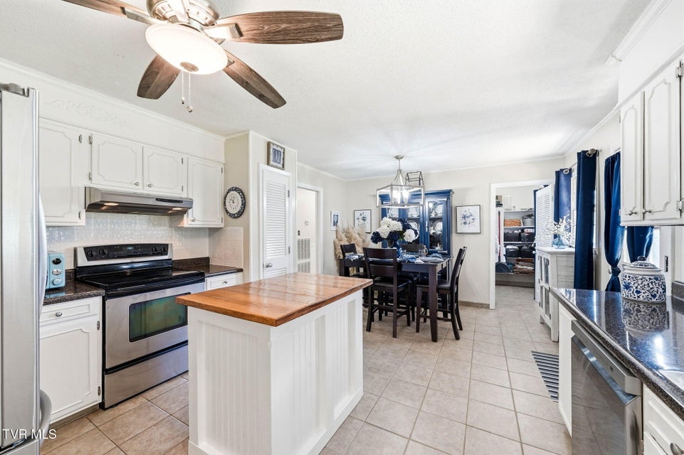 Photo #8: 1200 Michigan Avenue