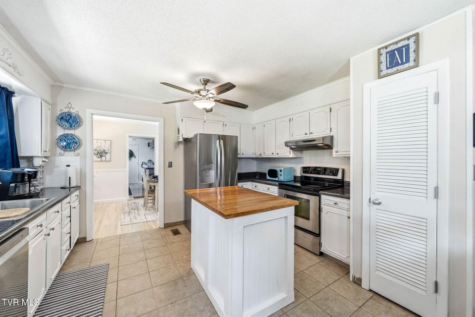 Photo #6: 1200 Michigan Avenue