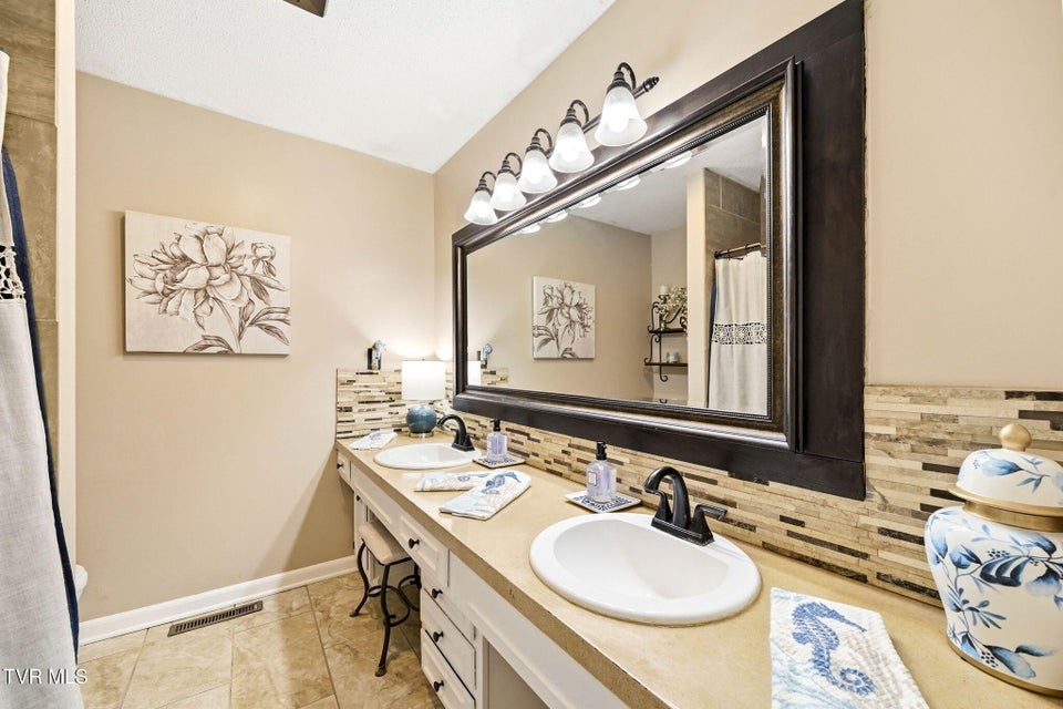 Photo #19: 1200 Michigan Avenue