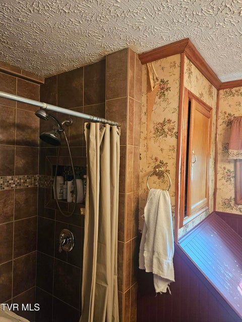 Photo #20: 150 Tyrone Street