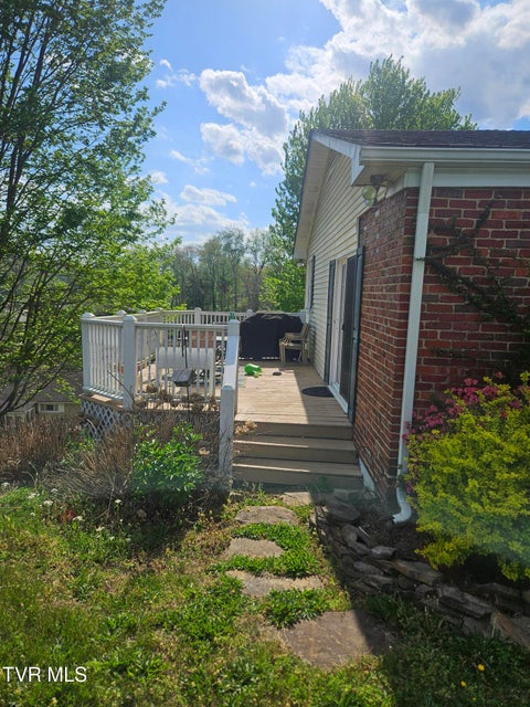 Photo #2: 150 Tyrone Street