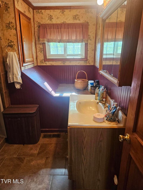 Photo #22: 150 Tyrone Street