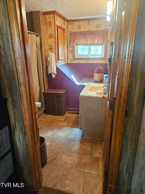 Photo #23: 150 Tyrone Street