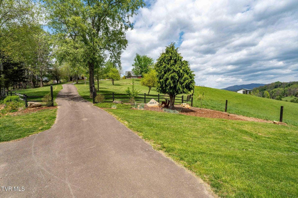 Photo #49: 4861 Dry Hill Road