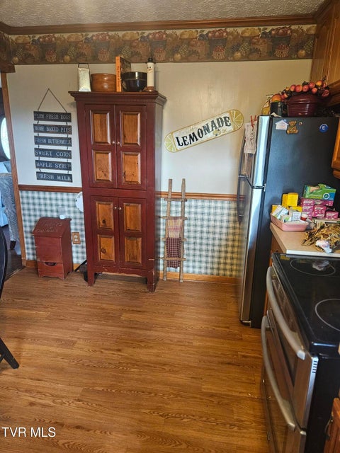 Photo #26: 150 Tyrone Street