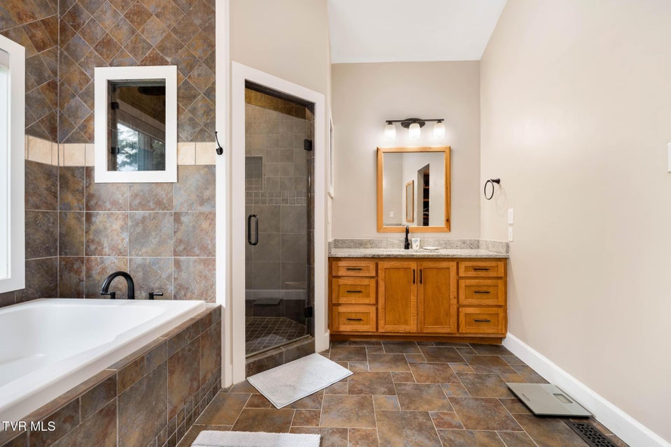 Photo #36: 4861 Dry Hill Road