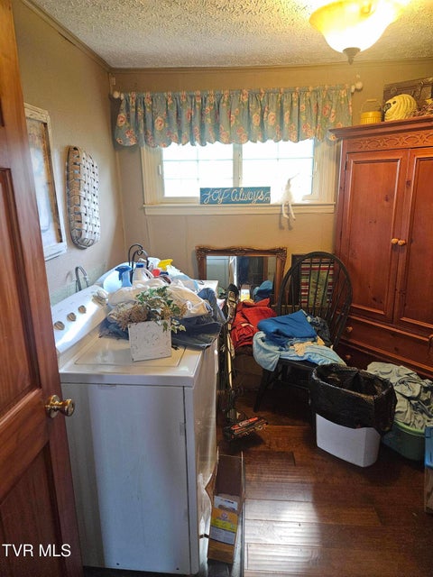 Photo #32: 150 Tyrone Street