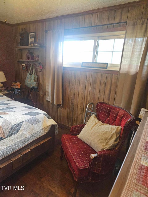 Photo #35: 150 Tyrone Street