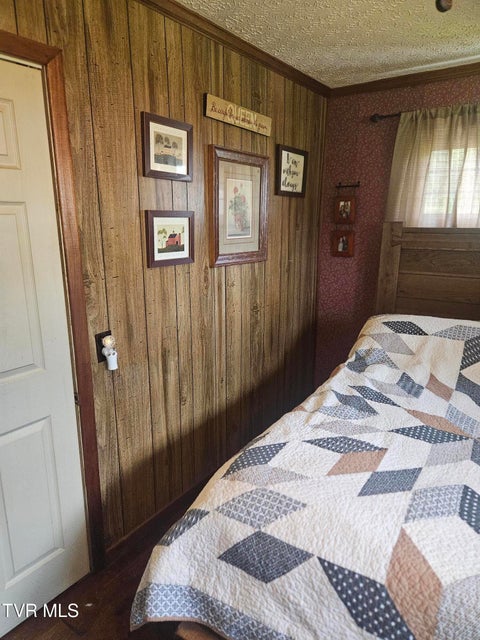 Photo #38: 150 Tyrone Street