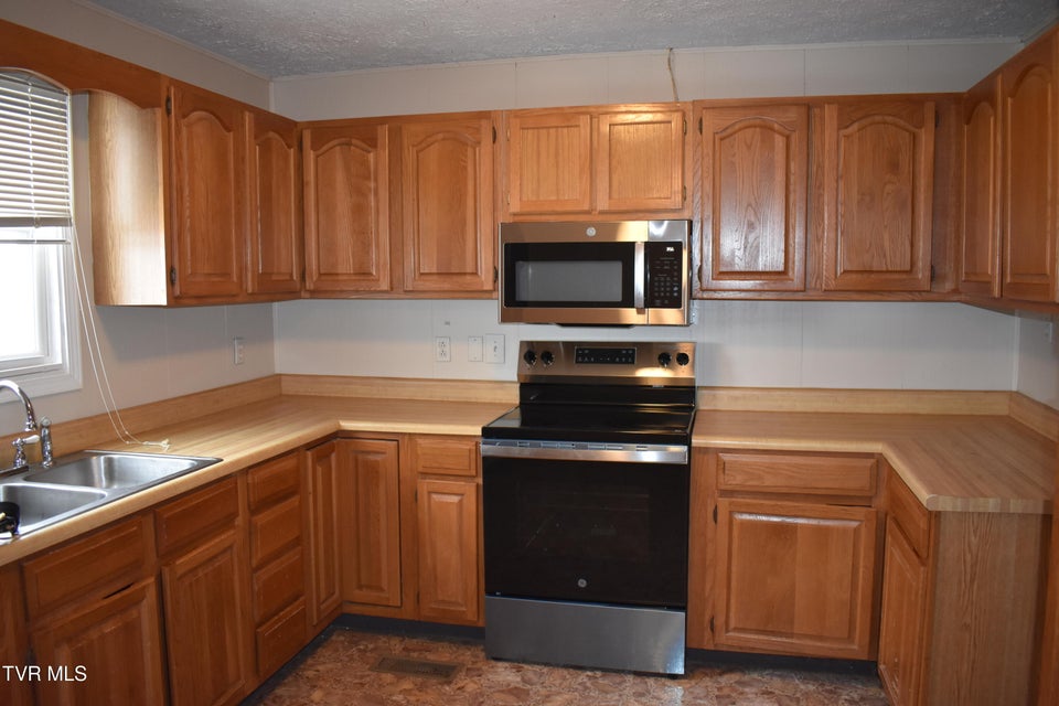 Photo #16: 117 Asbury Street