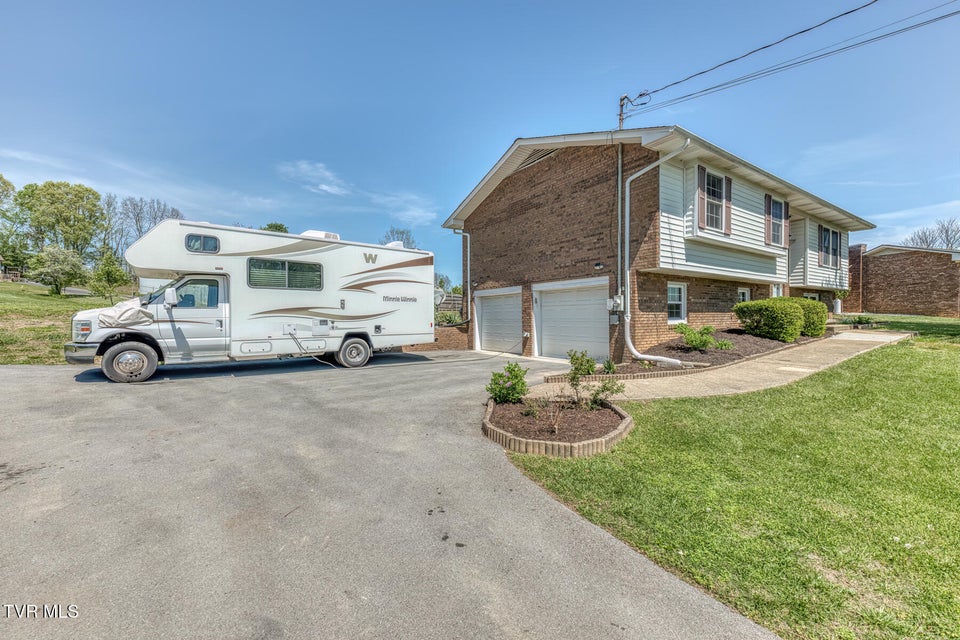 Photo #3: 515 Hickory Hills Road