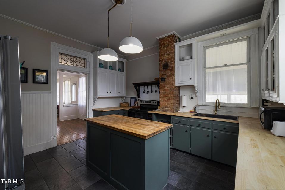 Photo #21: 211 Johnson Street