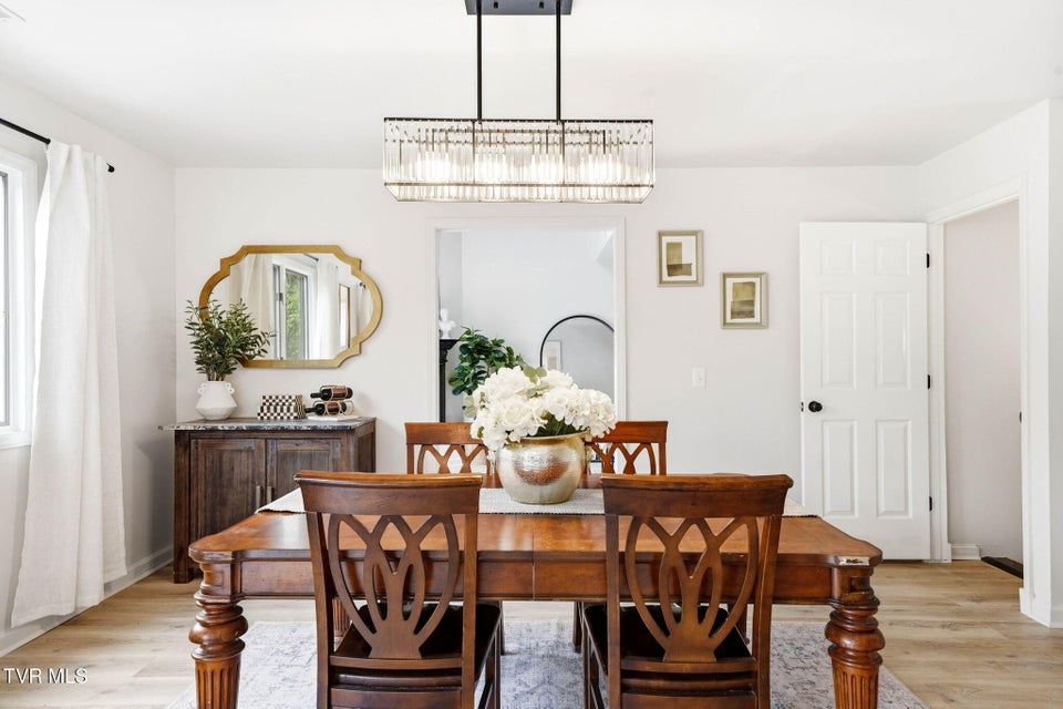 Photo #20: 170 Aston Court