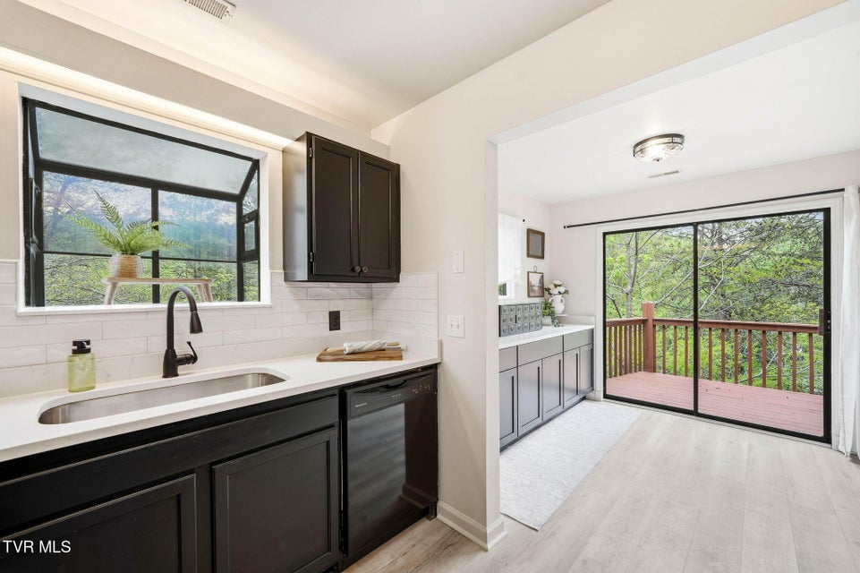 Photo #16: 170 Aston Court