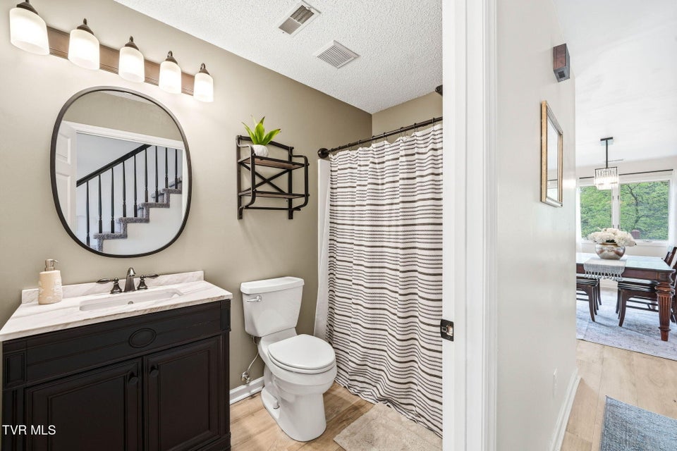 Photo #24: 170 Aston Court