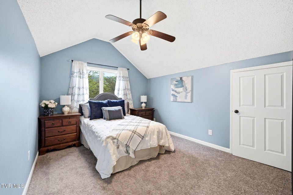 Photo #31: 170 Aston Court