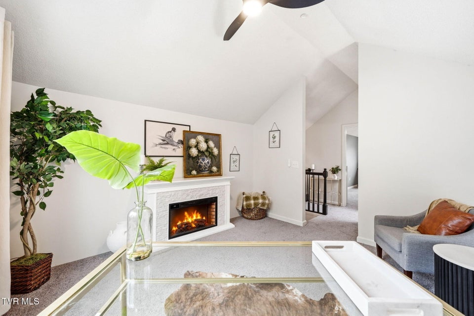 Photo #28: 170 Aston Court