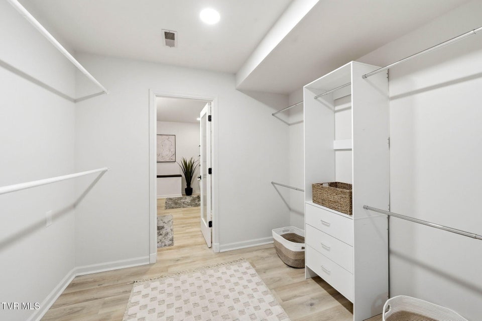 Photo #40: 170 Aston Court