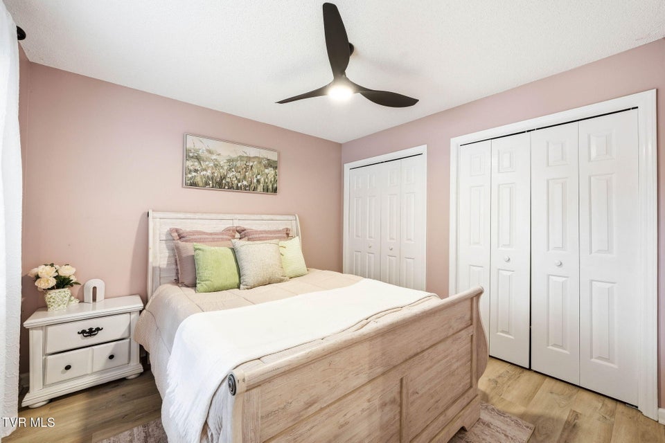 Photo #22: 170 Aston Court