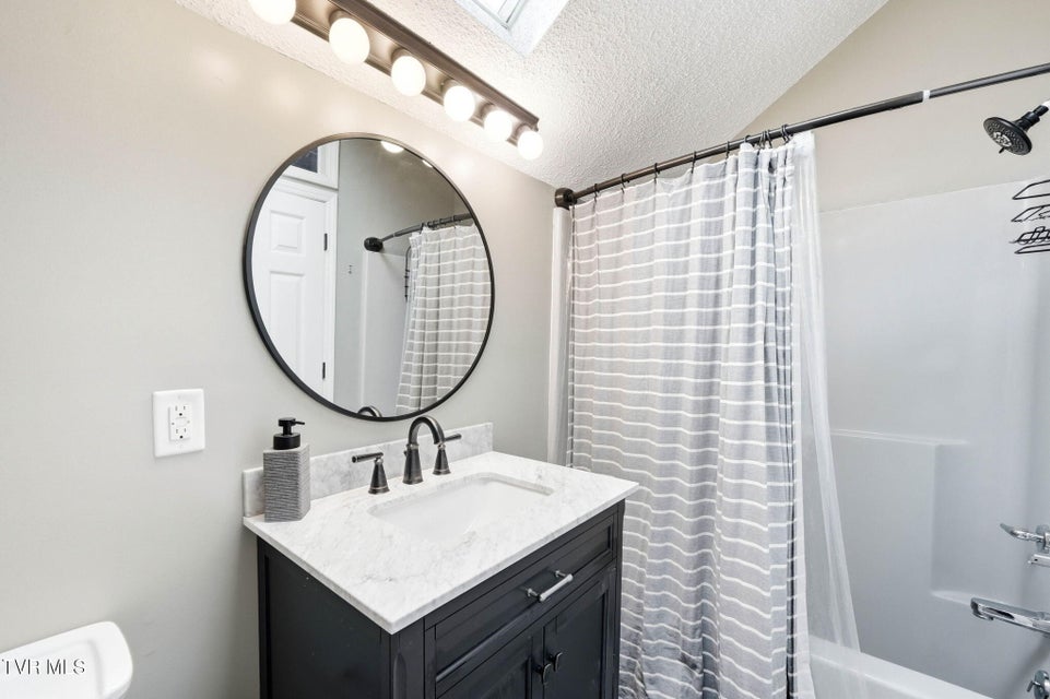 Photo #32: 170 Aston Court