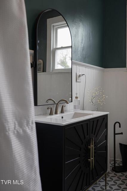 Photo #40: 211 Johnson Street