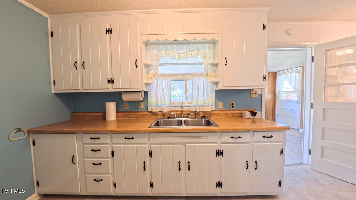 Photo #13: 212 Hemlock Road