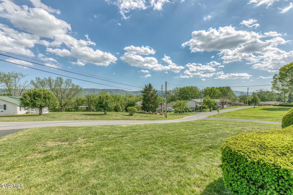 Photo #4: 136 Hemlock Street