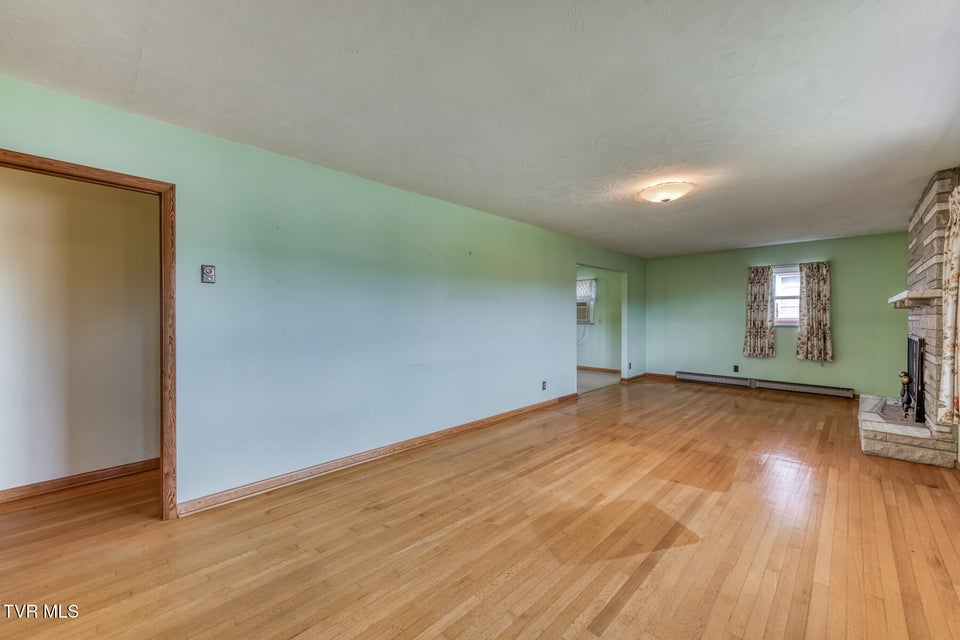 Photo #5: 136 Hemlock Street