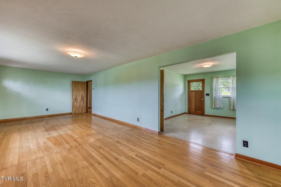 Photo #10: 136 Hemlock Street