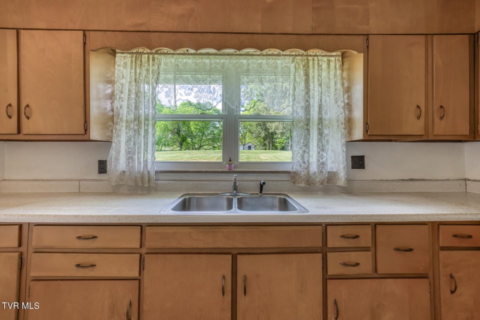 Photo #15: 136 Hemlock Street