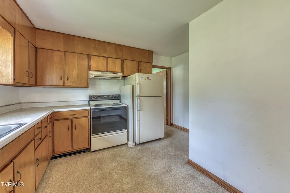 Photo #16: 136 Hemlock Street