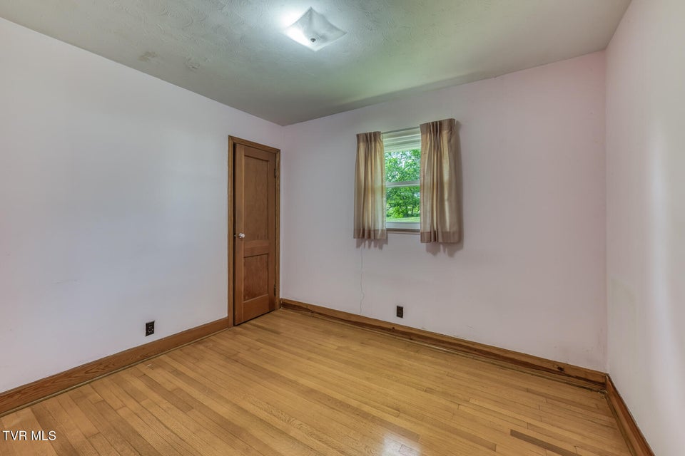 Photo #17: 136 Hemlock Street