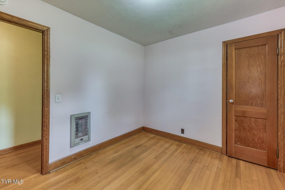 Photo #18: 136 Hemlock Street