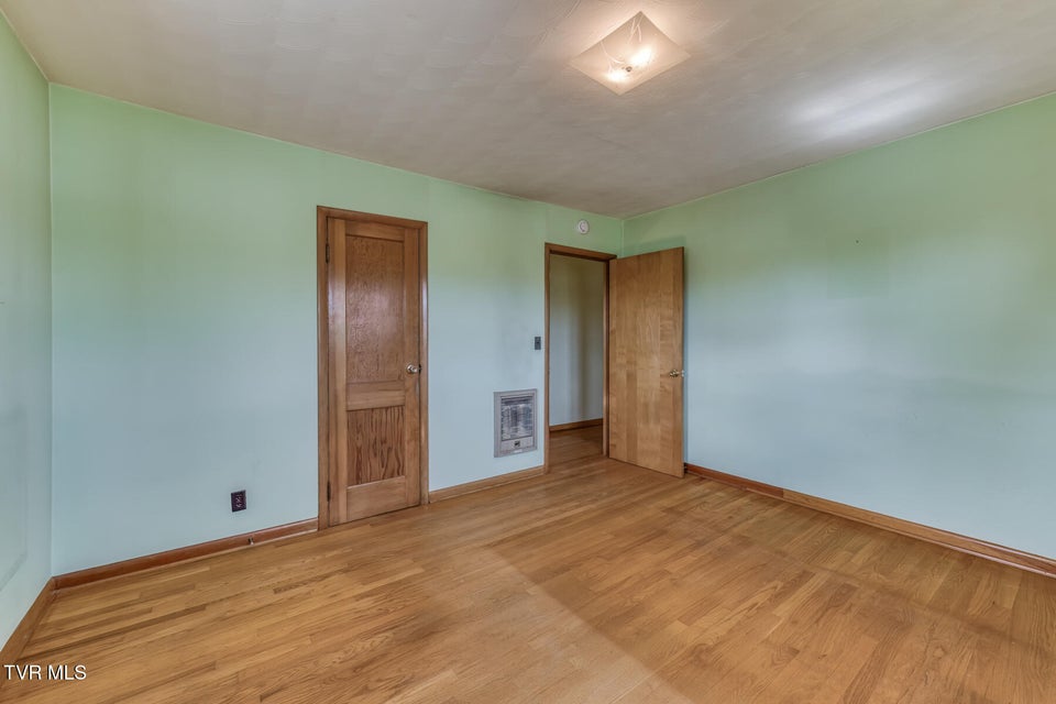 Photo #24: 136 Hemlock Street