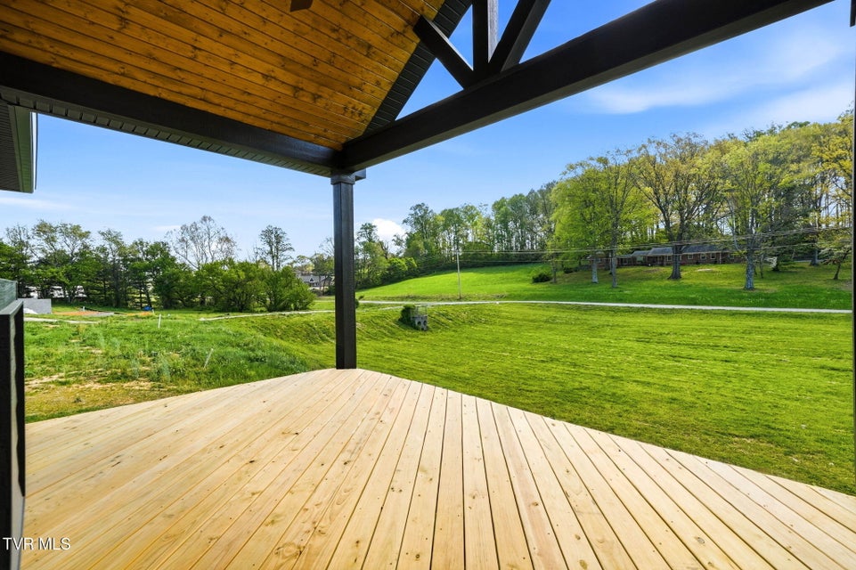 Photo #36: 107 Station Way