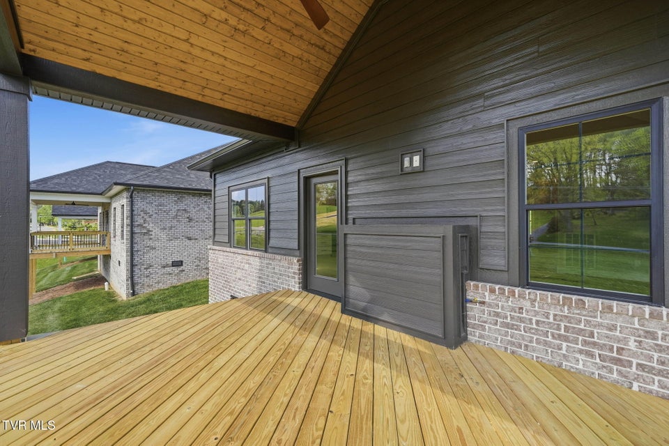 Photo #37: 107 Station Way