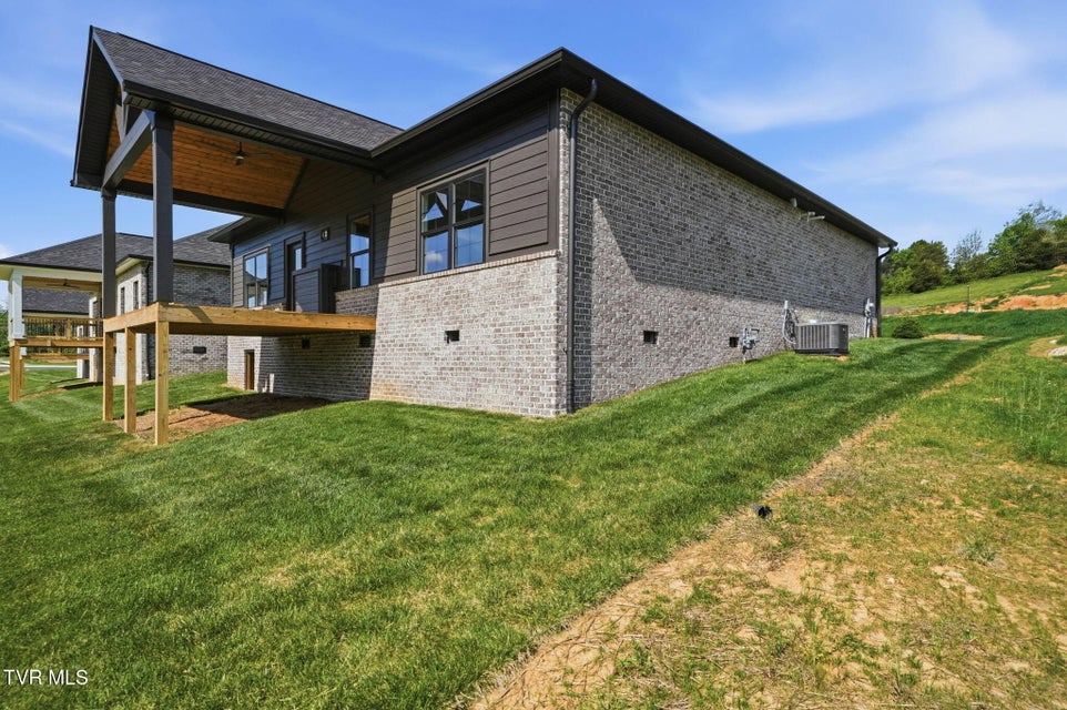 Photo #38: 107 Station Way