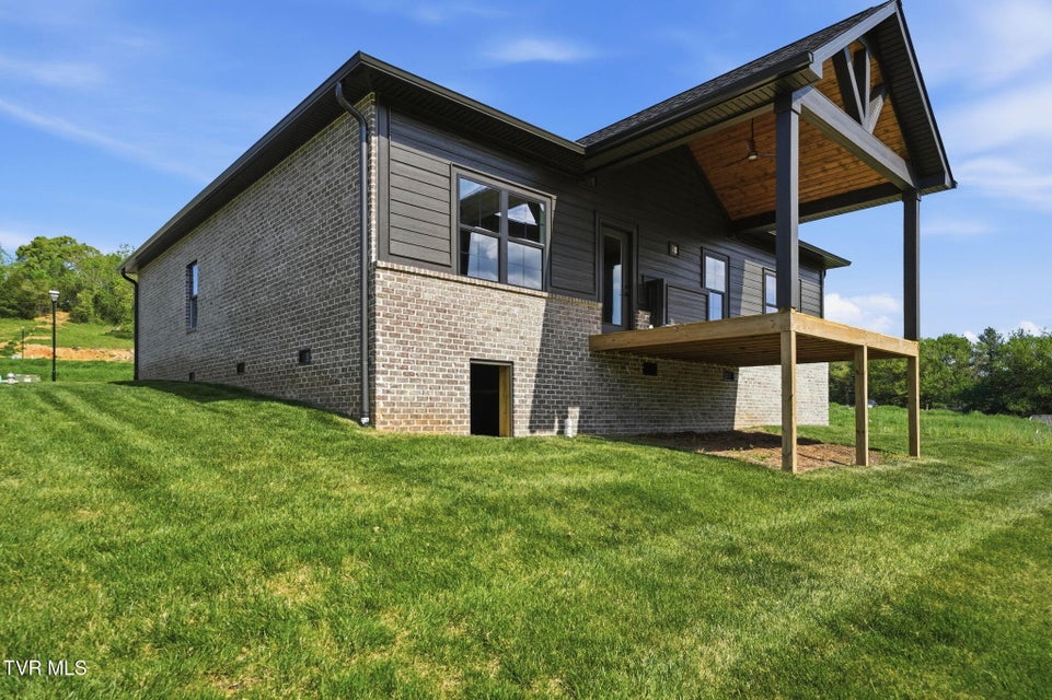 Photo #39: 107 Station Way