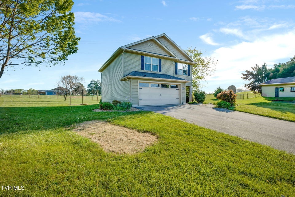 Photo #4: 113 Waverly Court