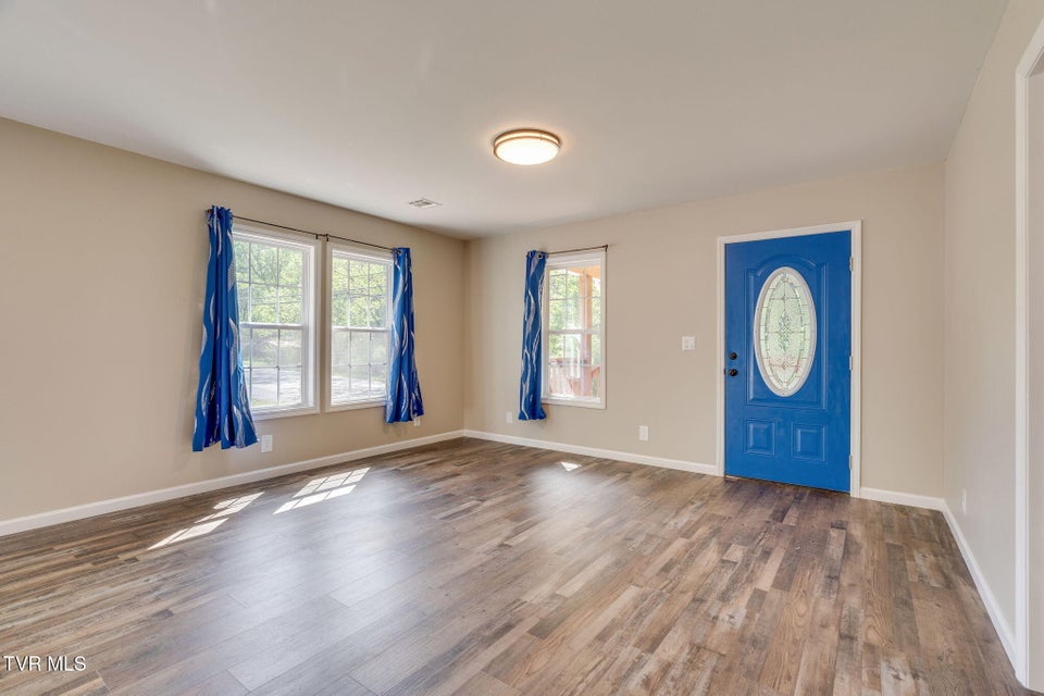 Photo #6: 633 Bristol Highway