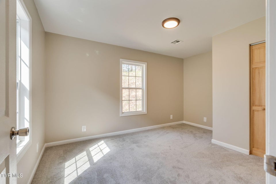 Photo #15: 633 Bristol Highway