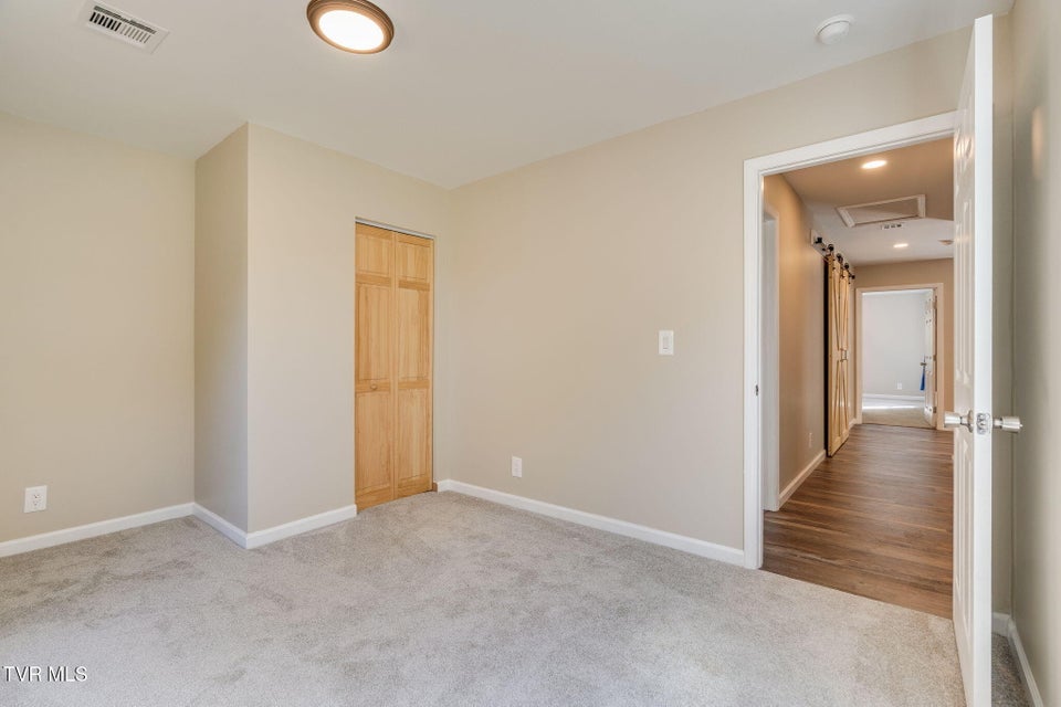 Photo #16: 633 Bristol Highway