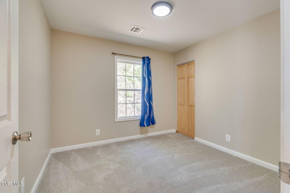 Photo #18: 633 Bristol Highway