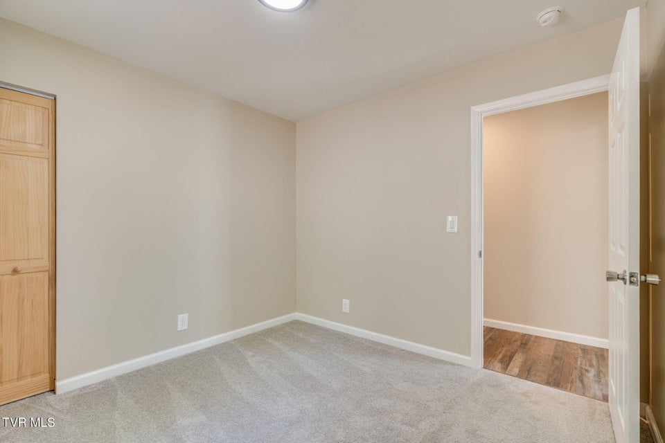 Photo #19: 633 Bristol Highway