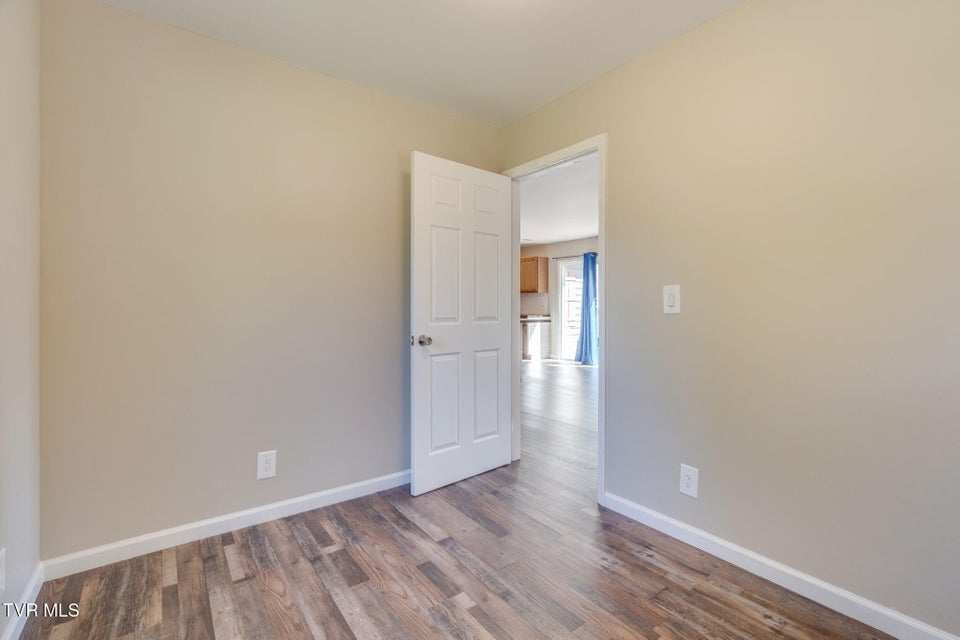 Photo #21: 633 Bristol Highway