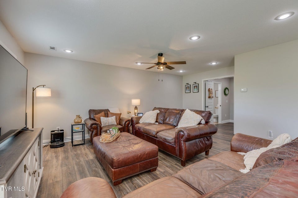 Photo #8: 113 Waverly Court