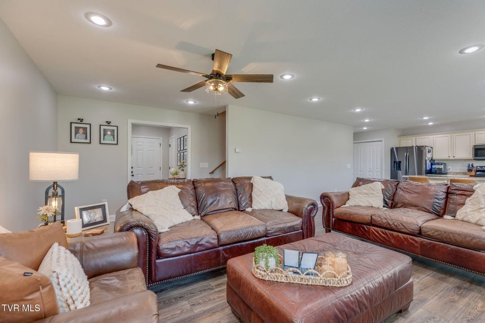 Photo #9: 113 Waverly Court